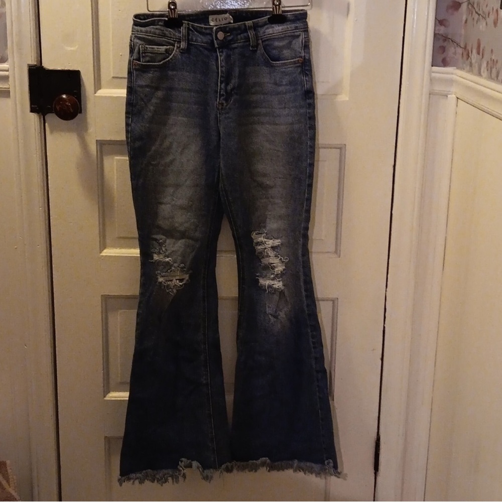 Cello 7 bell bottom flare leg jeans 👖